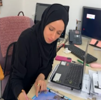 افرحي المعلمة التي تليكِ بكلمة